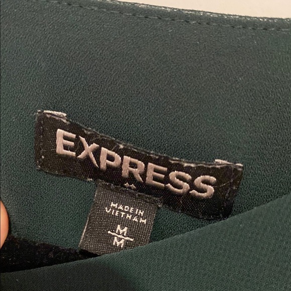 Express Women's Green Blouse - Picture 2 of 3